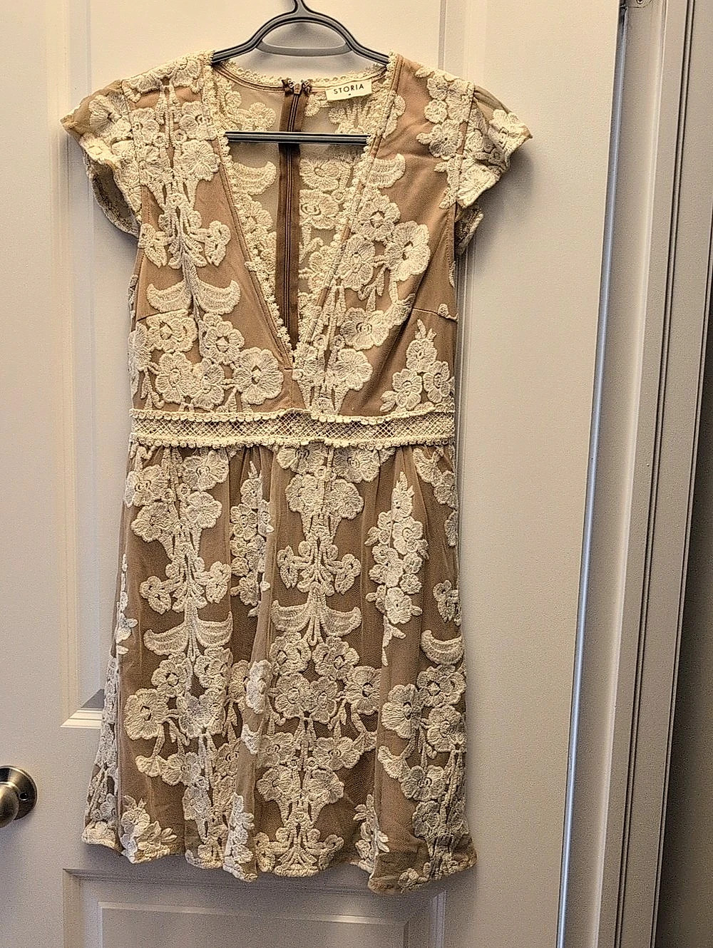 Storia Floral Lace Mini Dress in Brown & Cream